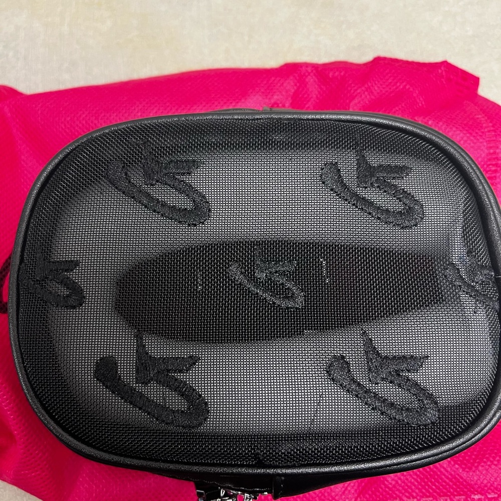 Glamaholic Mesh Wristlet